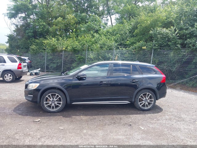 Auction sale of the 2016 Volvo V60 Cross Country T5, vin: YV4612HK5G1003132, lot number: 45793765