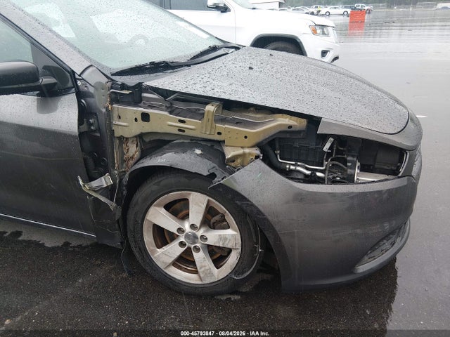 45793847 :رقم المزاد ، 1C3CDFBB3FD336685 vin ، 2015 Dodge Dart Sxt مزاد بيع