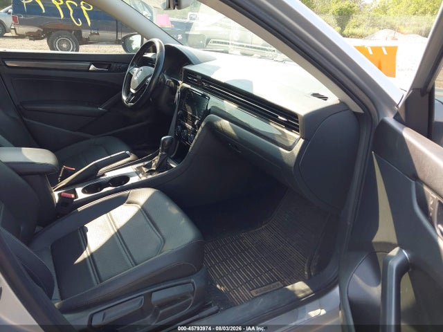 2020 Volkswagen Passat 2.0t R-line მანქანა იყიდება აუქციონზე, vin: 1VWMA7A35LC013746, აუქციონის ნომერი: 45793974