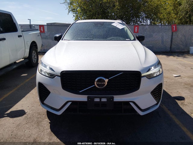 Volvo Xc60 B5 Plus Dark Theme 2024 YV4L12RL8R1822584 Image 12