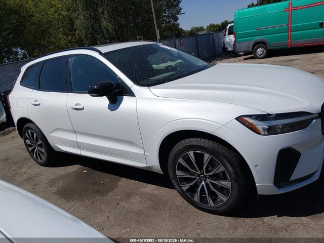 Volvo Xc60 B5 Plus Dark Theme 2024 YV4L12RL8R1822584 Image 13