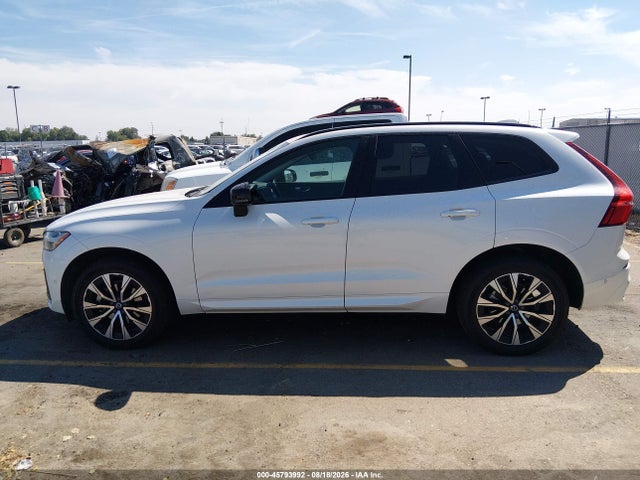 Volvo Xc60 B5 Plus Dark Theme 2024 YV4L12RL8R1822584 Image 14