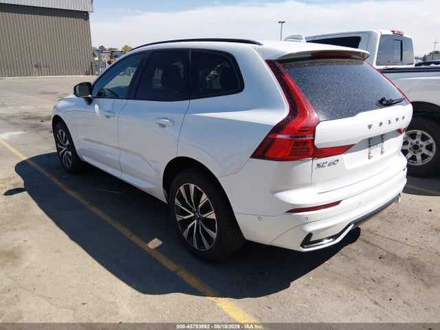 Volvo Xc60 B5 Plus Dark Theme 2024 YV4L12RL8R1822584 Image 3