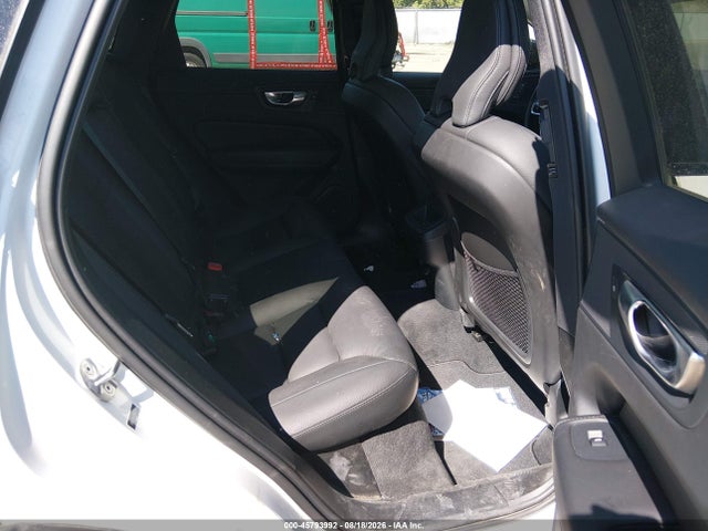 Volvo Xc60 B5 Plus Dark Theme 2024 YV4L12RL8R1822584 Image 8