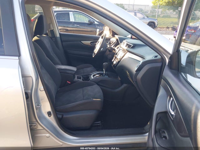 KNMAT2MV8GP701366 Nissan ROGUE SV