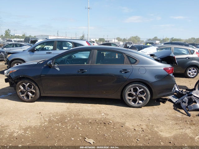 Продаж на аукціоні авто 2019 Kia Forte Lxs, vin: 3KPF24AD2KE125802, номер лоту: 45794350