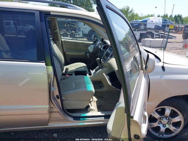 45794424 :رقم المزاد ، JTEDP21A340040901 vin ، 2004 Toyota Highlander V6 مزاد بيع