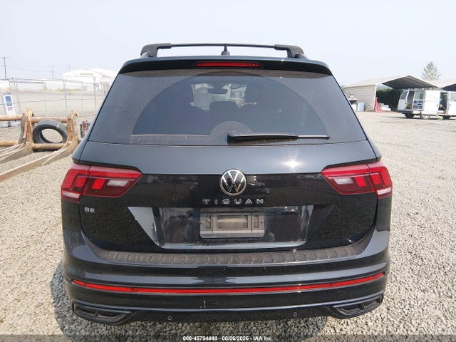 3VVCB7AX7PM058112 Volkswagen Tiguan 2.0t Se R-line Black