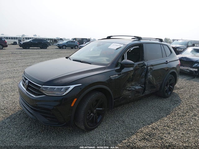 3VVCB7AX7PM058112 Volkswagen Tiguan 2.0t Se R-line Black