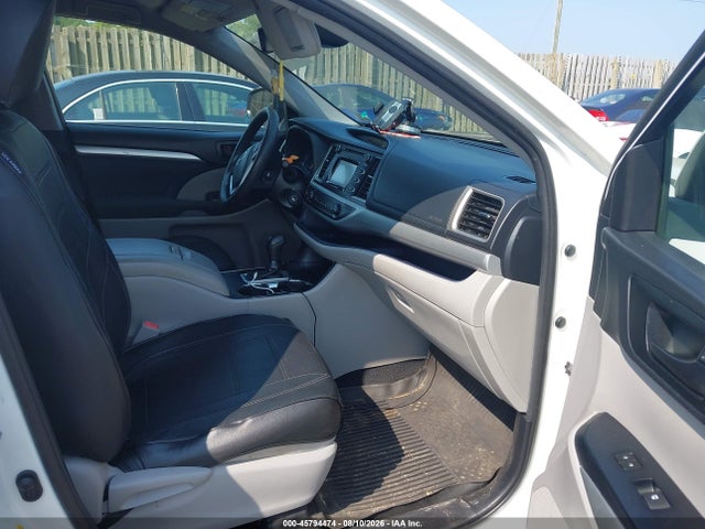 2019 Toyota Highlander Le მანქანა იყიდება აუქციონზე, vin: 5TDZARFH8KS051428, აუქციონის ნომერი: 45794474