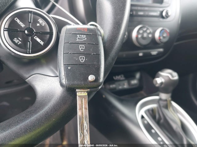 45794540 :رقم المزاد ، KNDJP3A56F7768593 vin ، 2015 Kia Soul + مزاد بيع