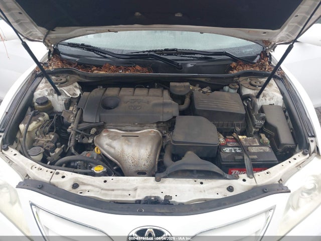 45794546 :رقم المزاد ، 4T1BF3EK0BU697163 vin ، 2011 Toyota Camry Le مزاد بيع