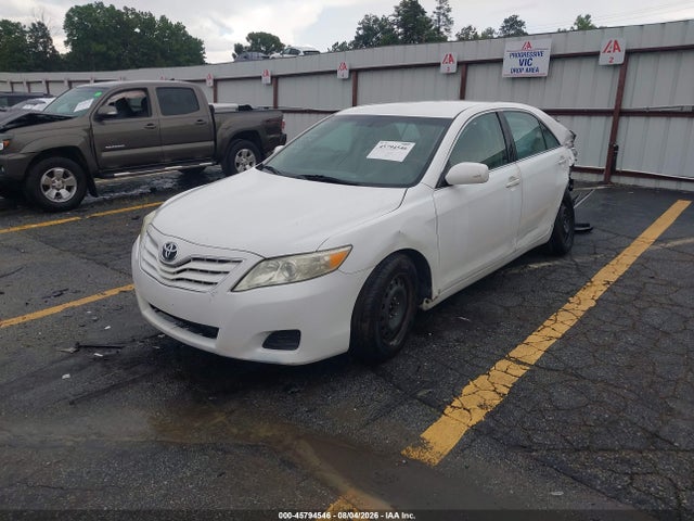 45794546 :رقم المزاد ، 4T1BF3EK0BU697163 vin ، 2011 Toyota Camry Le مزاد بيع