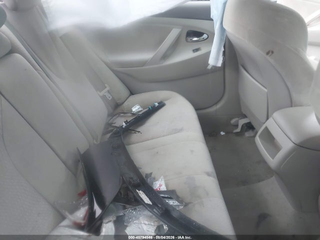 45794546 :رقم المزاد ، 4T1BF3EK0BU697163 vin ، 2011 Toyota Camry Le مزاد بيع