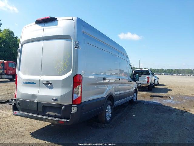 45794565 :رقم المزاد ، 1FTBW3XK2NKA82101 vin ، 2022 Ford E-transit-350 Cargo Van مزاد بيع