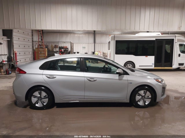 Продажа на аукционе авто 2020 Hyundai Ioniq Hybrid Blue, vin: KMHC65LCXLU220074, номер лота: 45794680