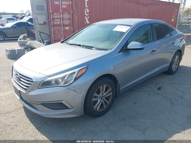 Hyundai SONATA SE 2017 5NPE24AF1HH566404 Image 2