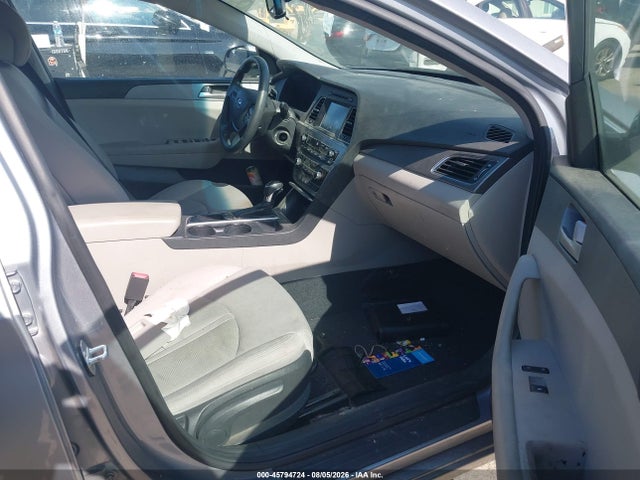Hyundai SONATA SE 2017 5NPE24AF1HH566404 Image 5