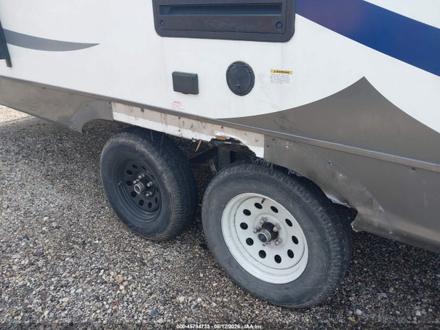 Shadow Cruiser 27 Travel Trailer 2015 5RXTD2826F1032549 Image 6