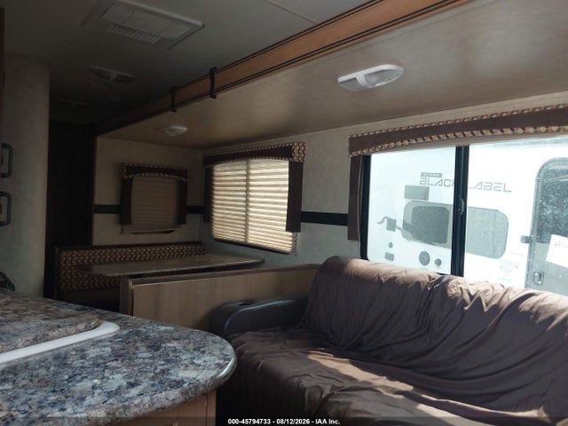 Shadow Cruiser 27 Travel Trailer 2015 5RXTD2826F1032549 Image 8