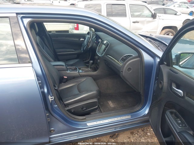 45794762 :رقم المزاد ، 2C3CA6CT5BH580111 vin ، 2011 Chrysler 300c مزاد بيع