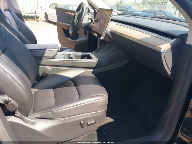 7SAYGAEE9PF788834 Tesla Model Y