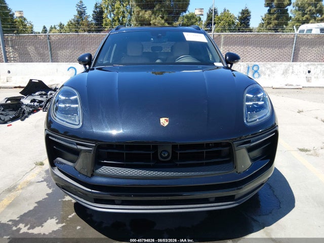 Porsche Macan T 2024 WP1AA2A53RLB16469 Image 13