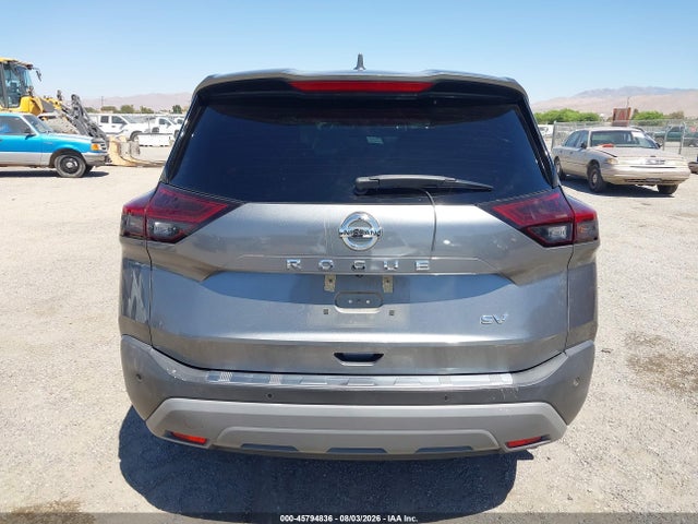 5N1AT3BA7MC831739 Nissan Rogue Sv Fwd