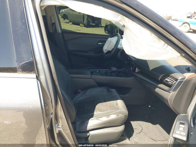 5N1AT3BA7MC831739 Nissan Rogue Sv Fwd