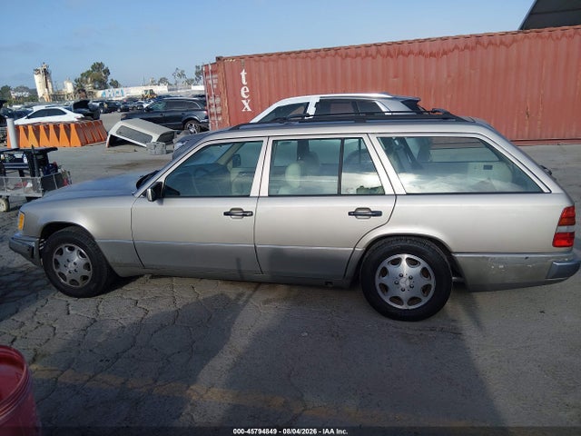 45794849 :رقم المزاد ، WDBEA92E6SF313875 vin ، 1995 Mercedes-benz E 320 مزاد بيع
