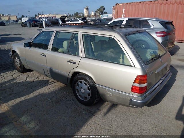 45794849 :رقم المزاد ، WDBEA92E6SF313875 vin ، 1995 Mercedes-benz E 320 مزاد بيع