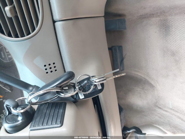 45795058 :رقم المزاد ، 2G4WS52J411223117 vin ، 2001 Buick Century Custom مزاد بيع