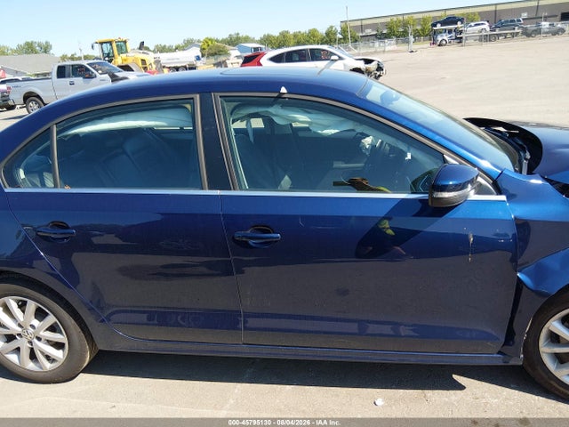 2014 Volkswagen Jetta 1.8t Se მანქანა იყიდება აუქციონზე, vin: 3VWD17AJ7EM209381, აუქციონის ნომერი: 45795130