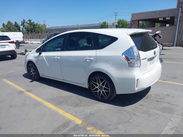 Toyota Prius V Three 2014 JTDZN3EU8E3292704 Image 3