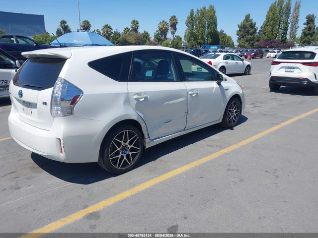Toyota Prius V Three 2014 JTDZN3EU8E3292704 Image 4