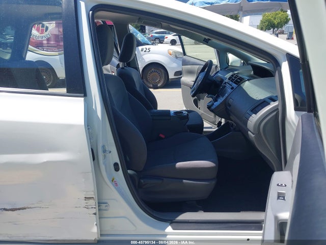 Toyota Prius V Three 2014 JTDZN3EU8E3292704 Image 5