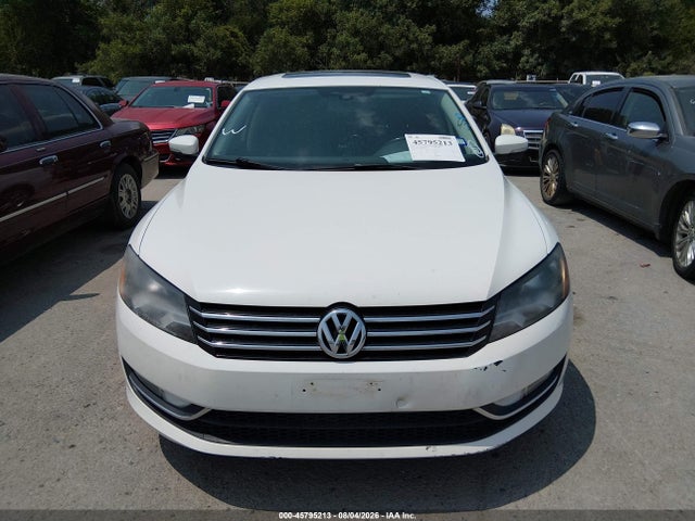 1VWBT7A39FC055522 Volkswagen Passat 1.8t Se