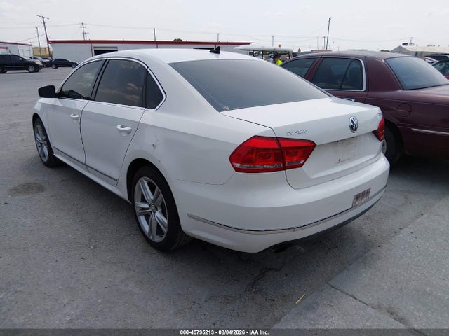 1VWBT7A39FC055522 Volkswagen Passat 1.8t Se