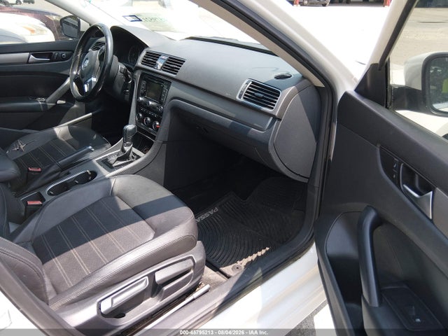 1VWBT7A39FC055522 Volkswagen Passat 1.8t Se