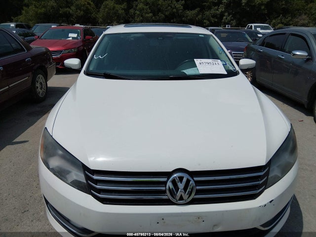 1VWBT7A39FC055522 Volkswagen Passat 1.8t Se
