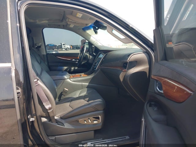 45795330 :رقم المزاد ، 1GYS3MKJ1FR738594 vin ، 2015 Cadillac Escalade Luxury مزاد بيع