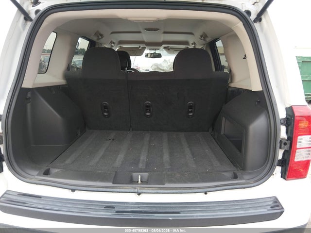 1C4NJPFB9ED911626 Jeep Patriot Latitude