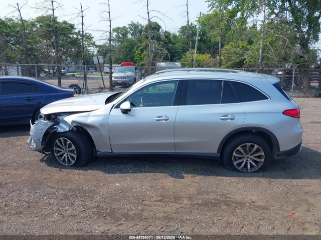 45795371 :رقم المزاد ، W1NKM4HB8RF068236 vin ، 2024 Mercedes-benz Glc 300 4matic Suv مزاد بيع