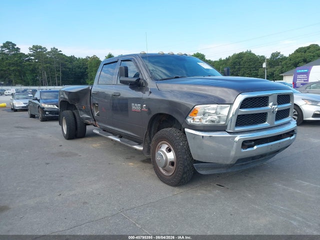 45795395 :رقم المزاد ، 3C63RRGL1JG220775 vin ، 2018 Ram 3500 Tradesman  4x4 8' Box مزاد بيع