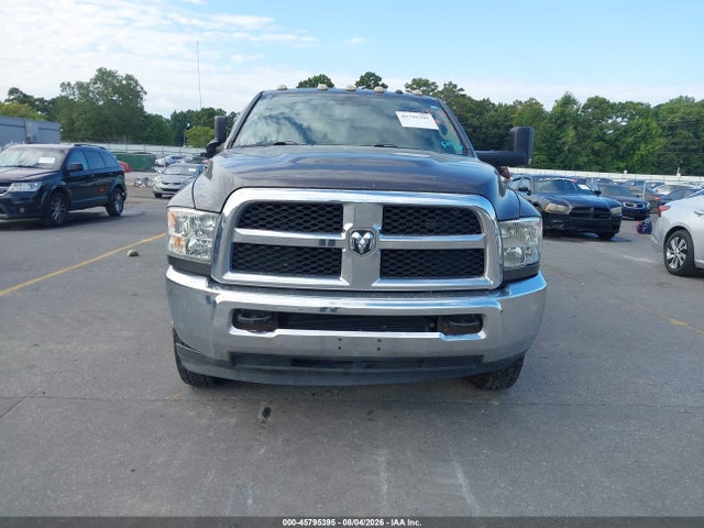 45795395 :رقم المزاد ، 3C63RRGL1JG220775 vin ، 2018 Ram 3500 Tradesman  4x4 8' Box مزاد بيع