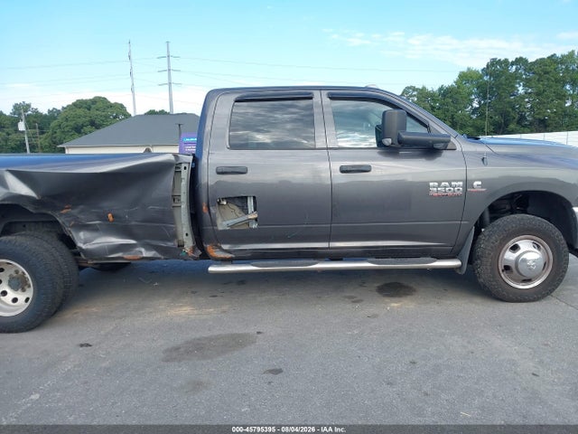 45795395 :رقم المزاد ، 3C63RRGL1JG220775 vin ، 2018 Ram 3500 Tradesman  4x4 8' Box مزاد بيع
