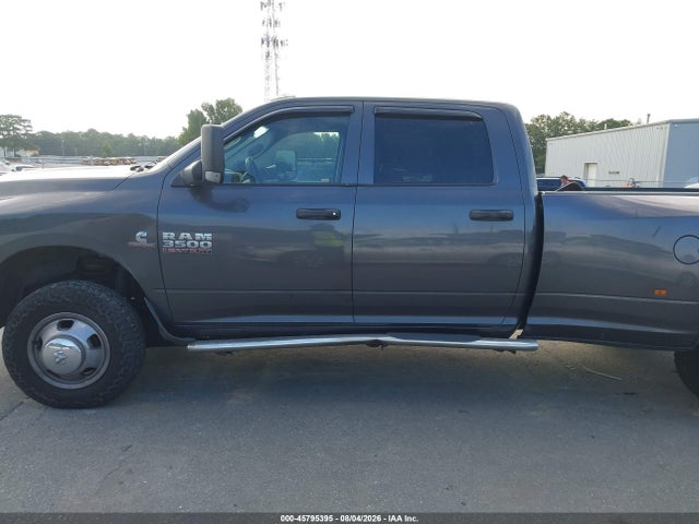45795395 :رقم المزاد ، 3C63RRGL1JG220775 vin ، 2018 Ram 3500 Tradesman  4x4 8' Box مزاد بيع