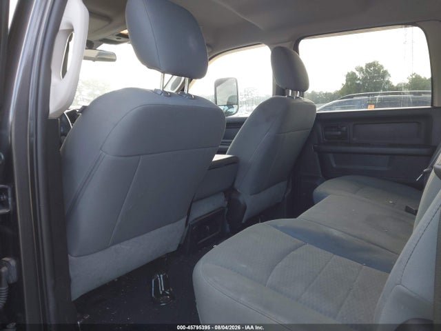 45795395 :رقم المزاد ، 3C63RRGL1JG220775 vin ، 2018 Ram 3500 Tradesman  4x4 8' Box مزاد بيع