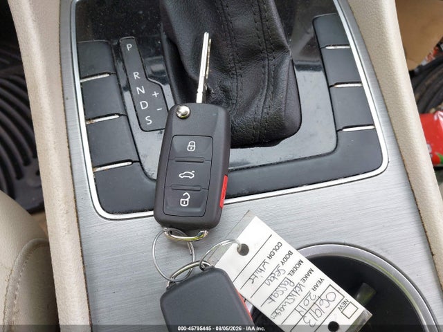 2014 Volkswagen Passat 1.8t Se მანქანა იყიდება აუქციონზე, vin: 1VWBS7A38EC061913, აუქციონის ნომერი: 45795445
