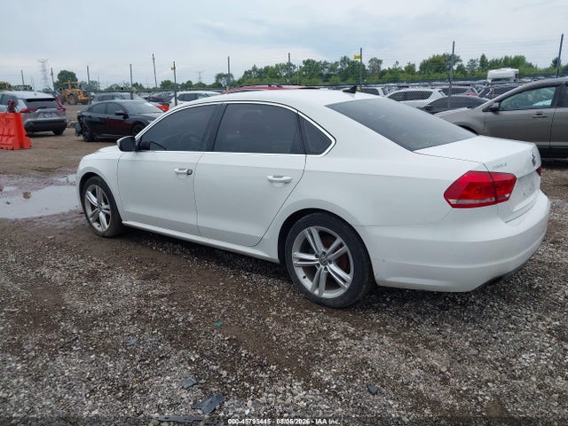 2014 Volkswagen Passat 1.8t Se მანქანა იყიდება აუქციონზე, vin: 1VWBS7A38EC061913, აუქციონის ნომერი: 45795445
